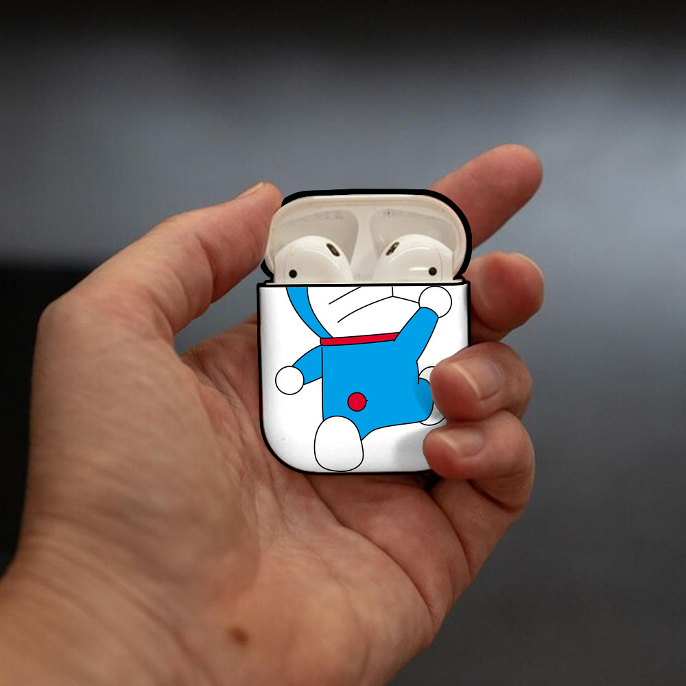 ドラえもん Doraemon AirPods 第2世代保護ケース ハードシェル ブラック 耐衝撃・防指紋・カラビナ付き