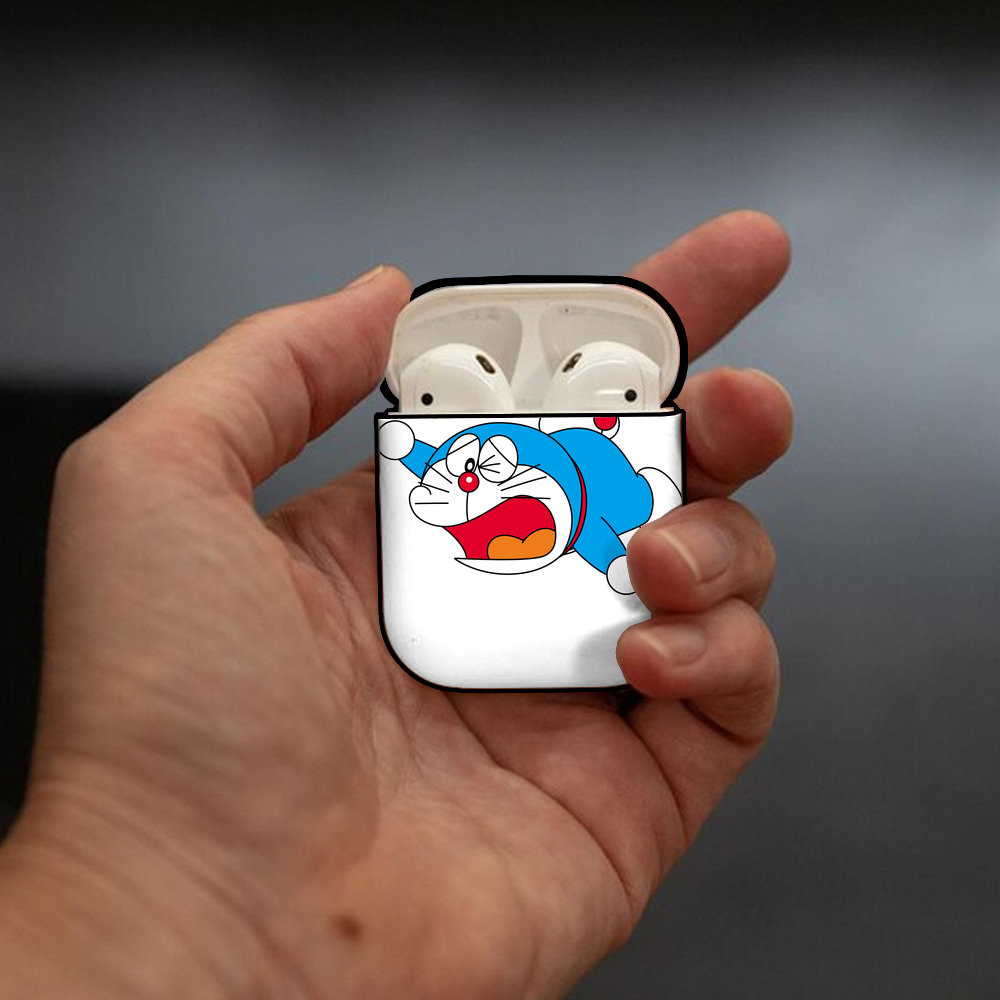 ドラえもん Doraemon AirPods 第2世代保護ケース ハードシェル ブラック 耐衝撃・防指紋・カラビナ付き