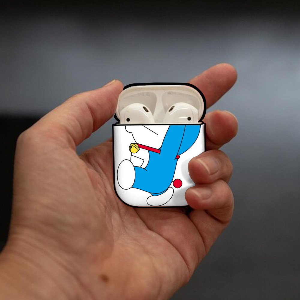 ドラえもん Doraemon AirPods 第2世代保護ケース ハードシェル ブラック 耐衝撃・防指紋・カラビナ付き