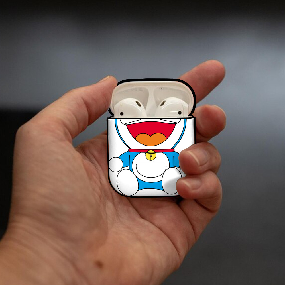 ドラえもん Doraemon AirPods 第2世代保護ケース ハードシェル ブラック 耐衝撃・防指紋・カラビナ付き