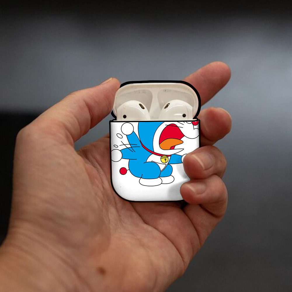 ドラえもん Doraemon AirPods 第2世代保護ケース ハードシェル ブラック 耐衝撃・防指紋・カラビナ付き