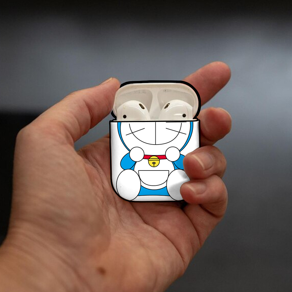 ドラえもん Doraemon AirPods 第2世代保護ケース ハードシェル ブラック 耐衝撃・防指紋・カラビナ付き