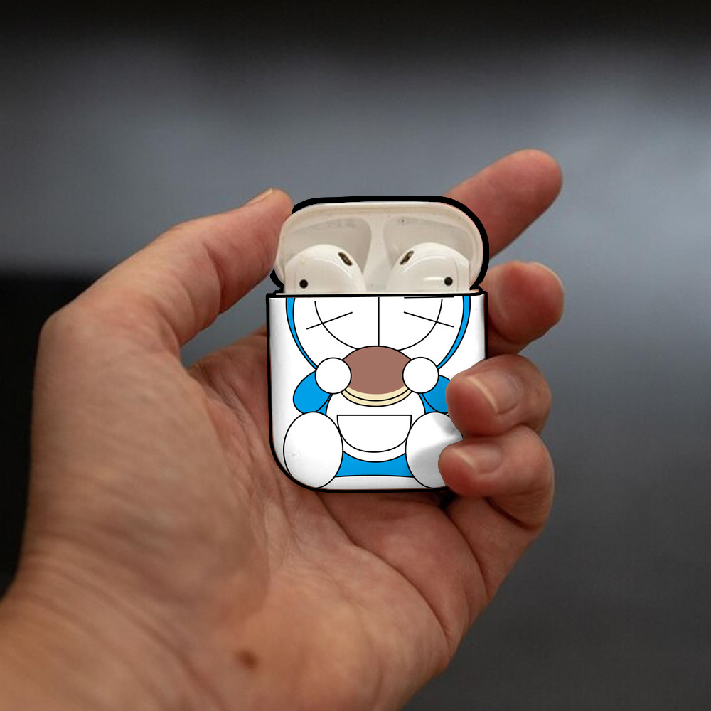 ドラえもん Doraemon AirPods 第2世代保護ケース ハードシェル ブラック 耐衝撃・防指紋・カラビナ付き