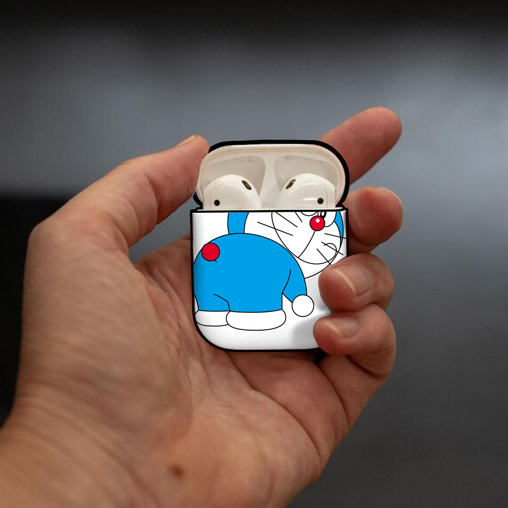 ドラえもん Doraemon AirPods 第2世代保護ケース ハードシェル ブラック 耐衝撃・防指紋・カラビナ付き