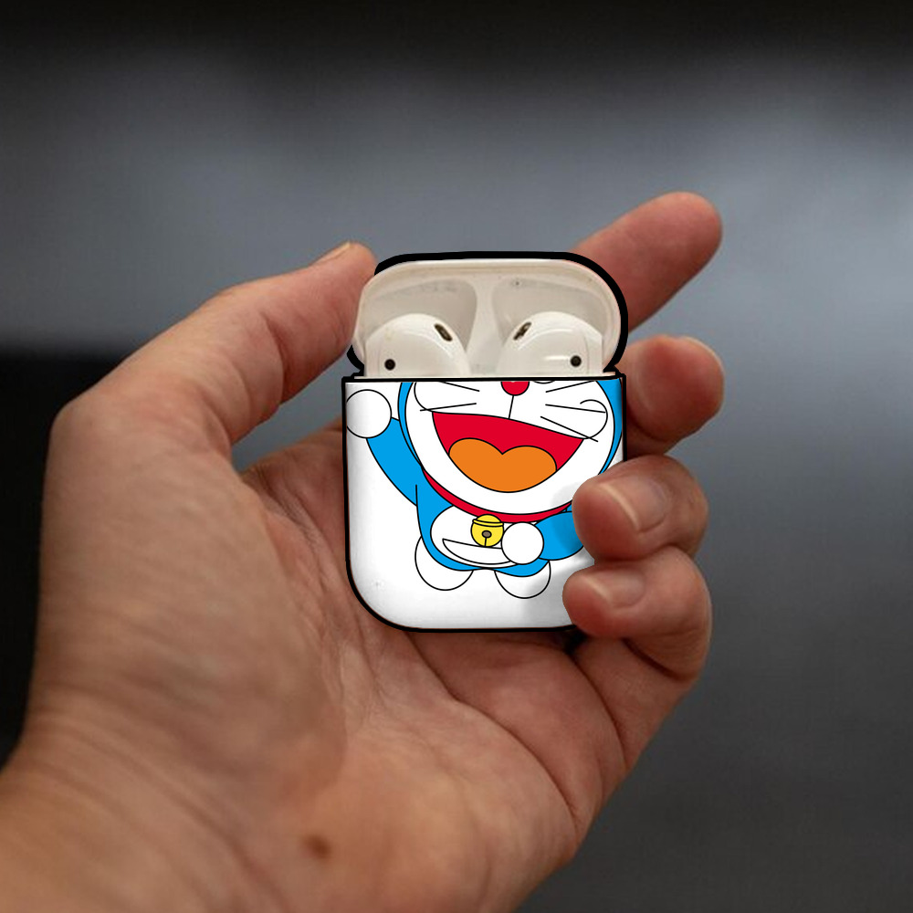 ドラえもん Doraemon AirPods 第2世代保護ケース ハードシェル ブラック 耐衝撃・防指紋・カラビナ付き