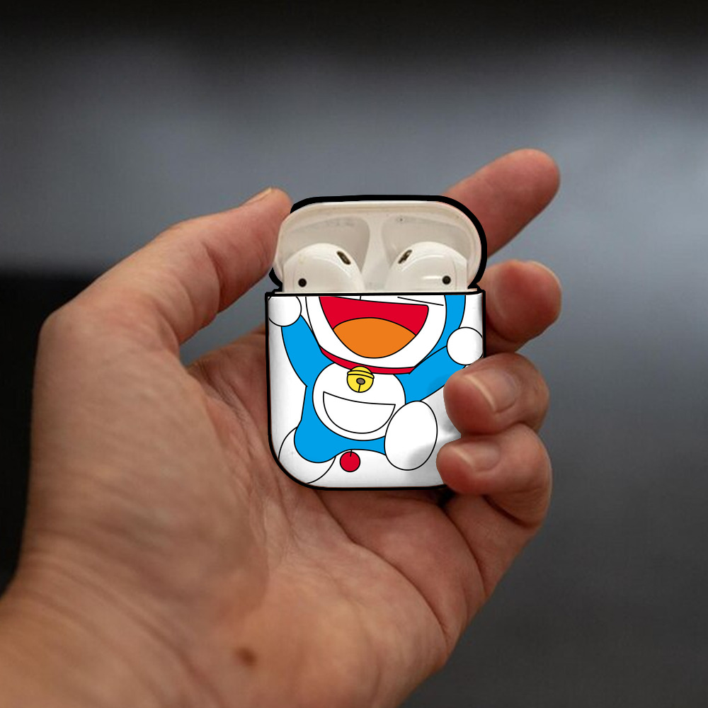 ドラえもん Doraemon AirPods 第2世代保護ケース ハードシェル ブラック 耐衝撃・防指紋・カラビナ付き