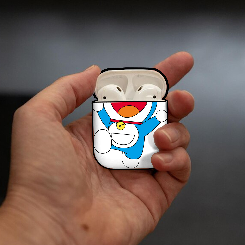 ドラえもん Doraemon AirPods 第2世代保護ケース ハードシェル ブラック 耐衝撃・防指紋・カラビナ付き