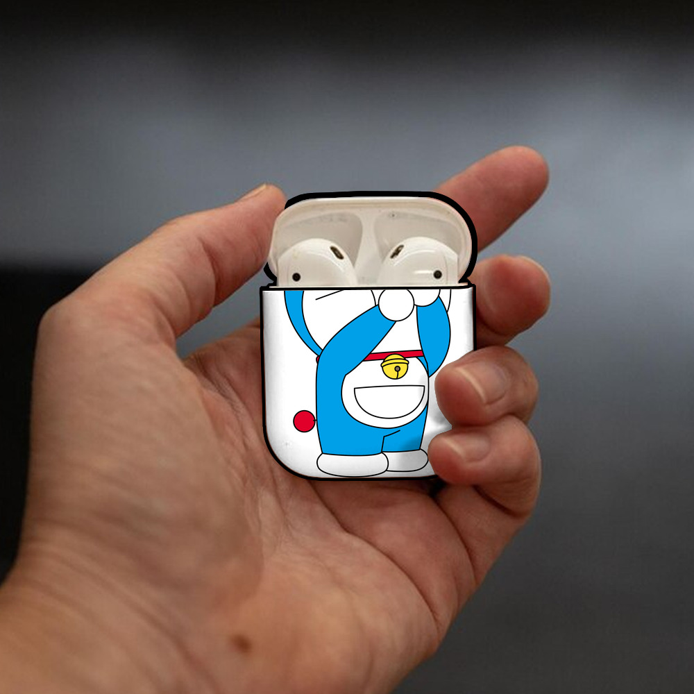 ドラえもん Doraemon AirPods 第2世代保護ケース ハードシェル ブラック 耐衝撃・防指紋・カラビナ付き