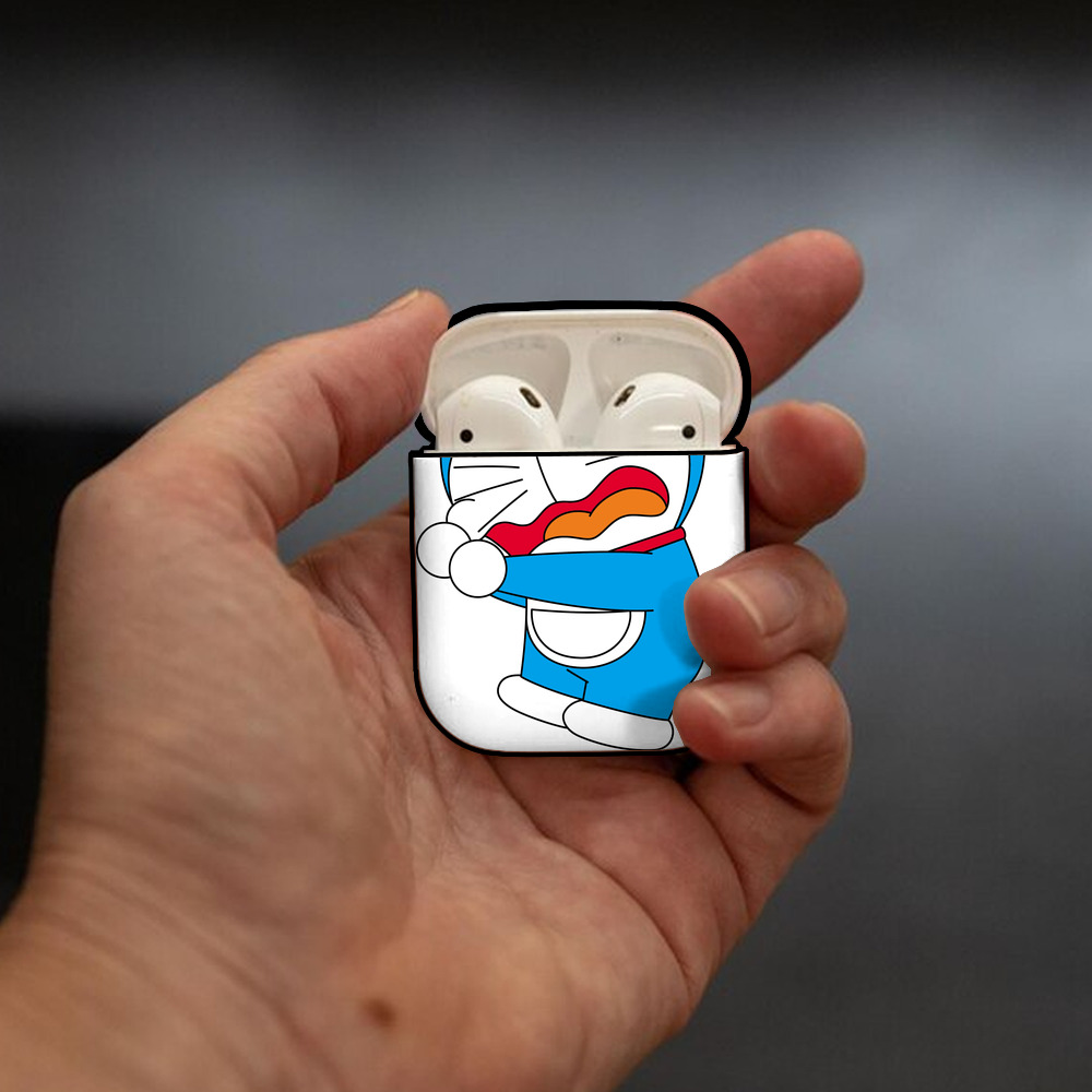 ドラえもん Doraemon AirPods 第2世代保護ケース ハードシェル ブラック 耐衝撃・防指紋・カラビナ付き