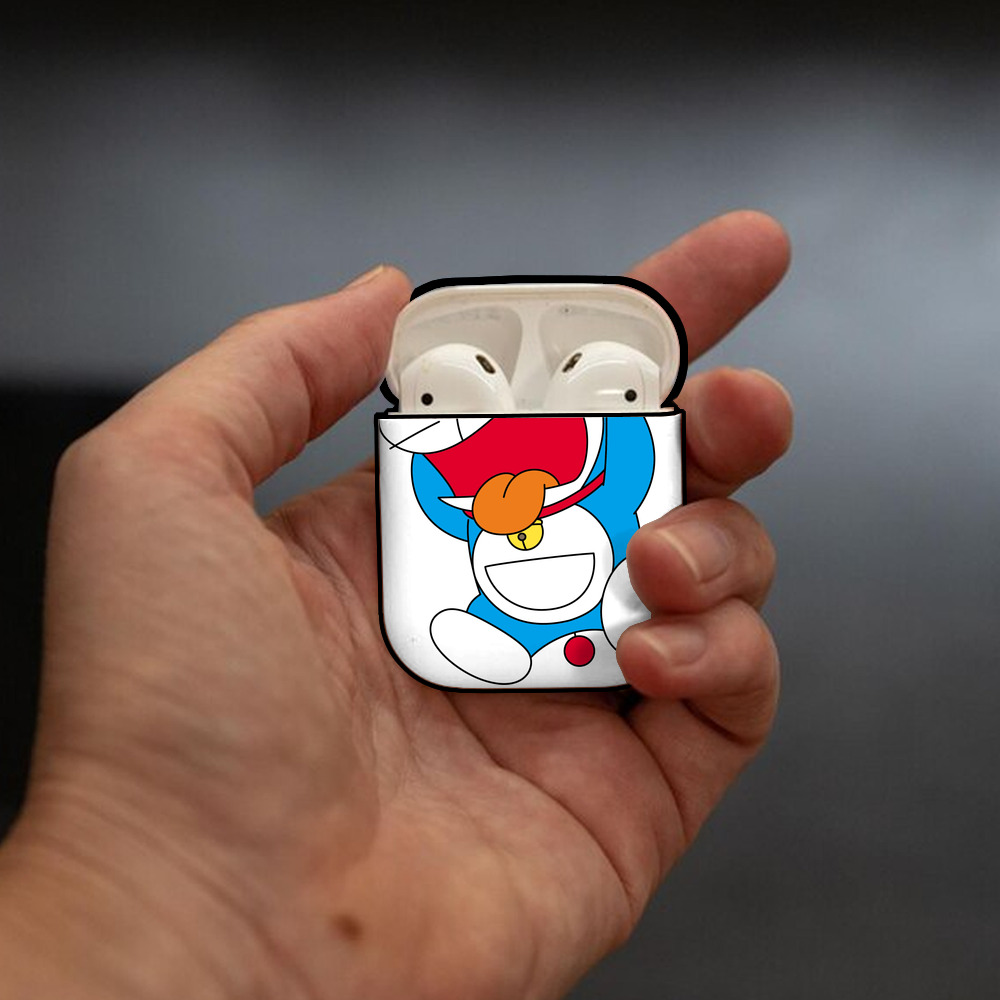 ドラえもん Doraemon AirPods 第2世代保護ケース ハードシェル ブラック 耐衝撃・防指紋・カラビナ付き
