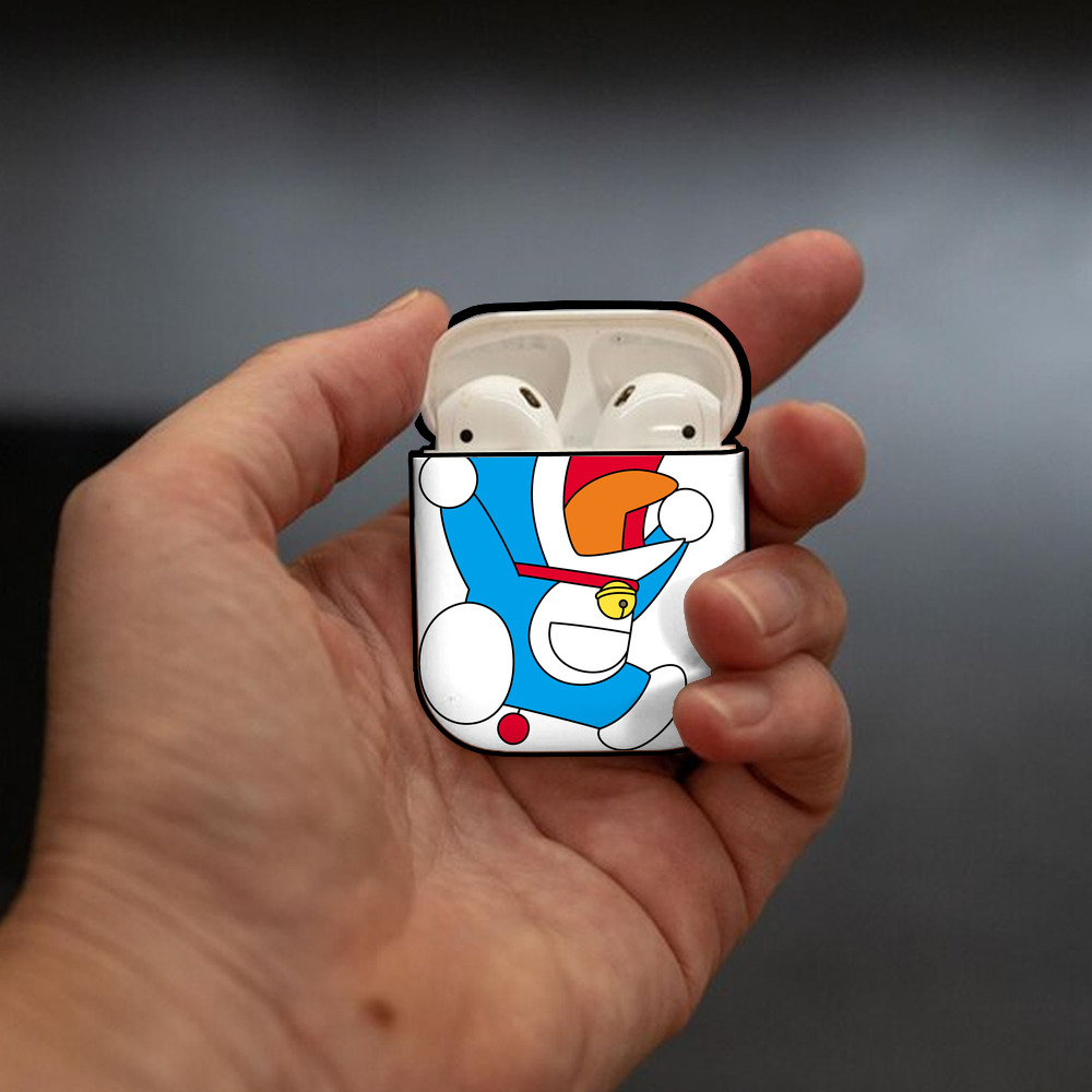 ドラえもん Doraemon AirPods 第2世代保護ケース ハードシェル ブラック 耐衝撃・防指紋・カラビナ付き