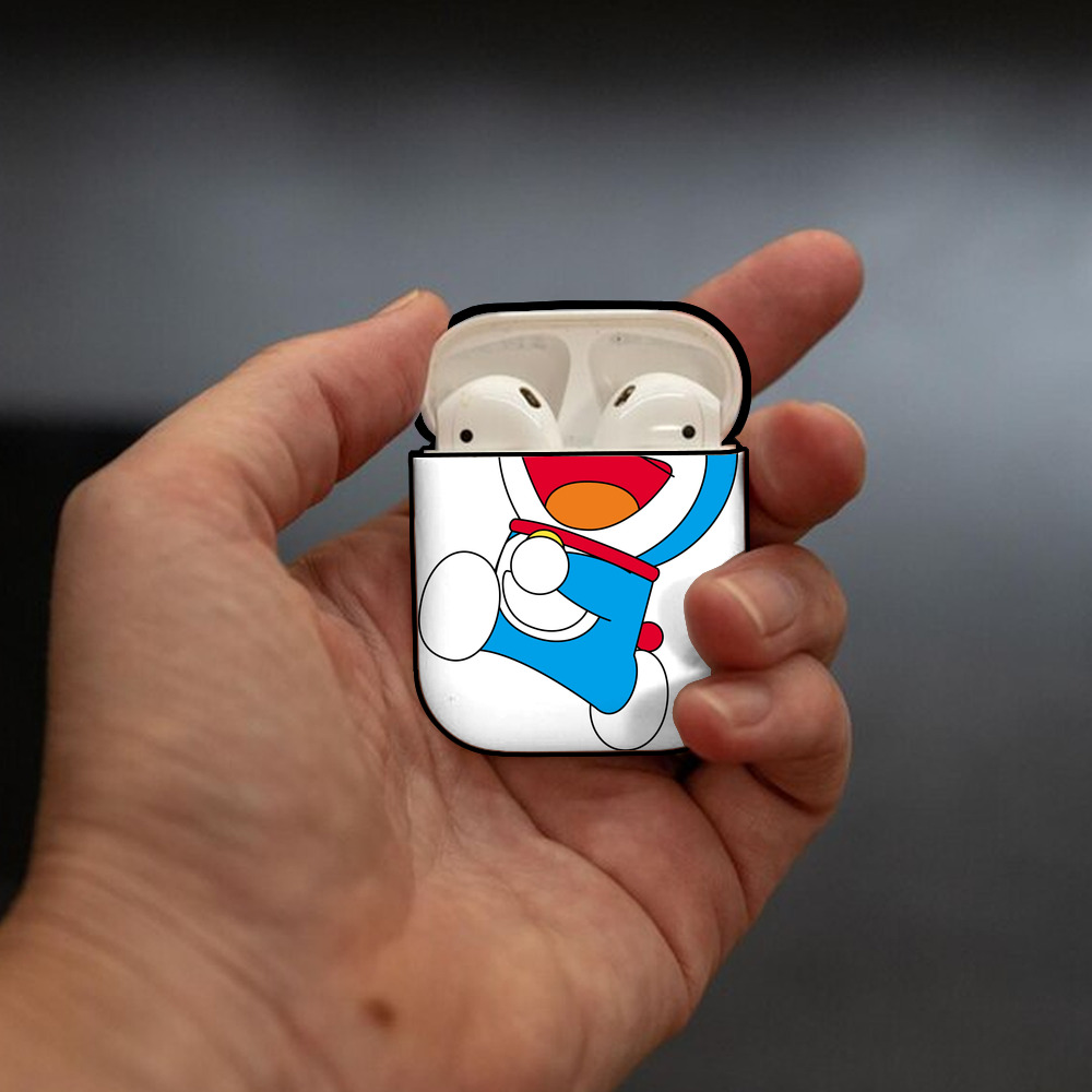 ドラえもん Doraemon AirPods 第2世代保護ケース ハードシェル ブラック 耐衝撃・防指紋・カラビナ付き
