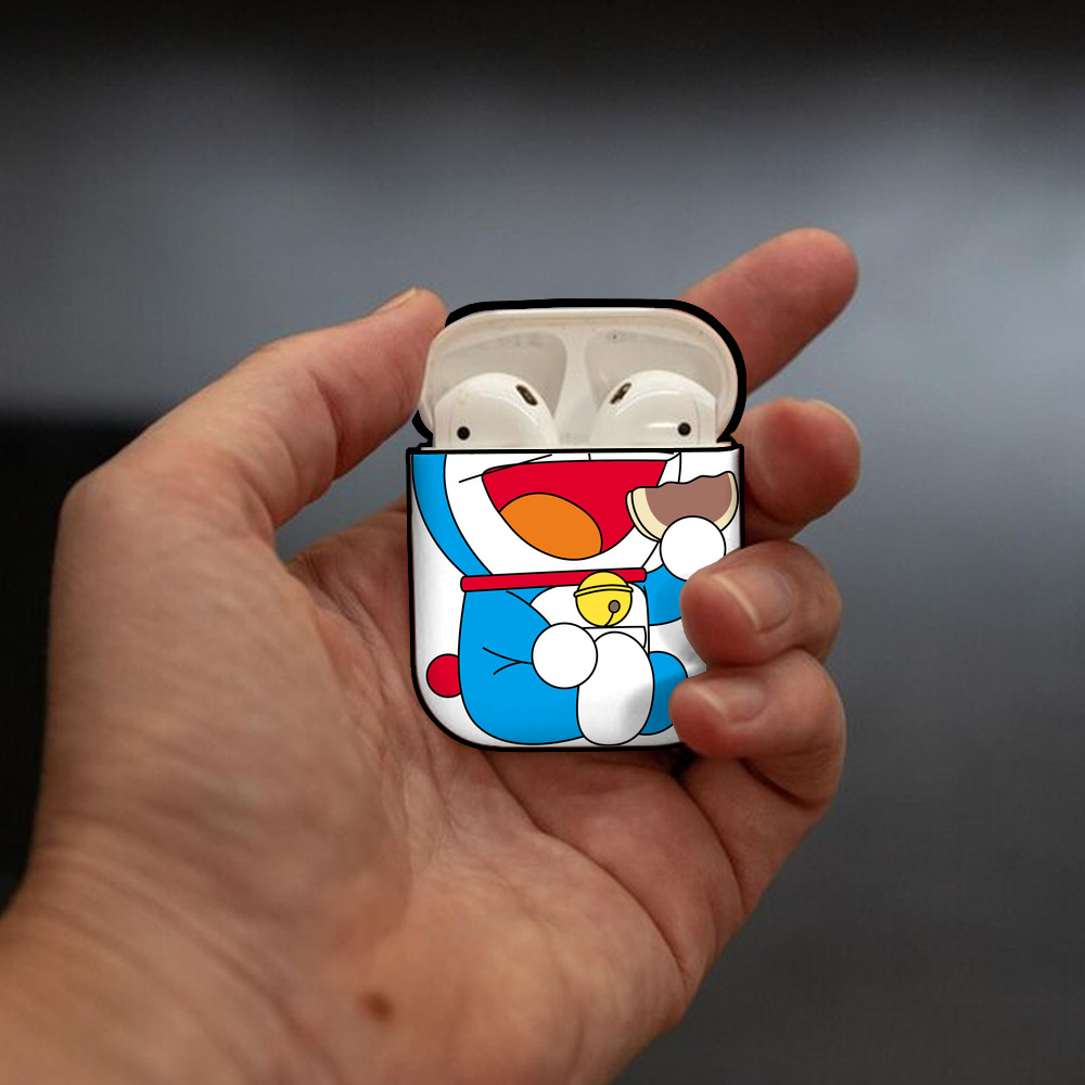 ドラえもん Doraemon AirPods 第2世代保護ケース ハードシェル ブラック 耐衝撃・防指紋・カラビナ付き