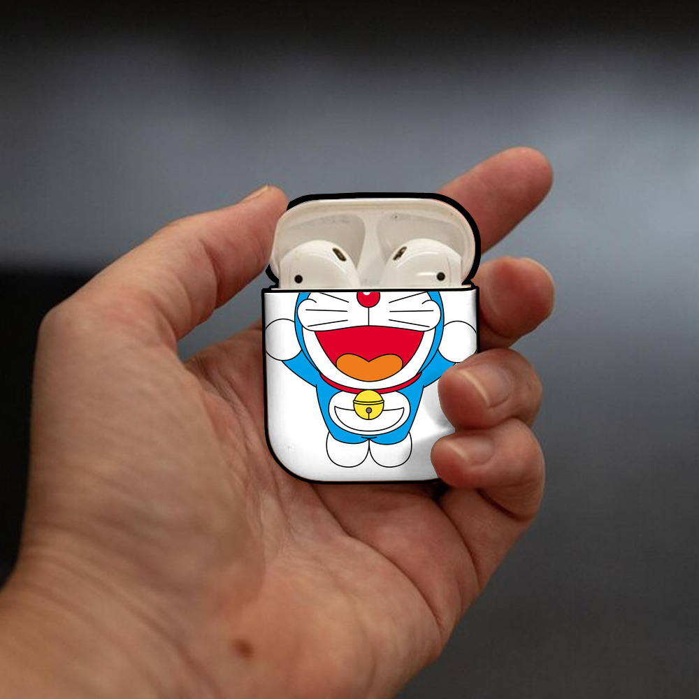 ドラえもん Doraemon AirPods 第2世代保護ケース ハードシェル ブラック 耐衝撃・防指紋・カラビナ付き