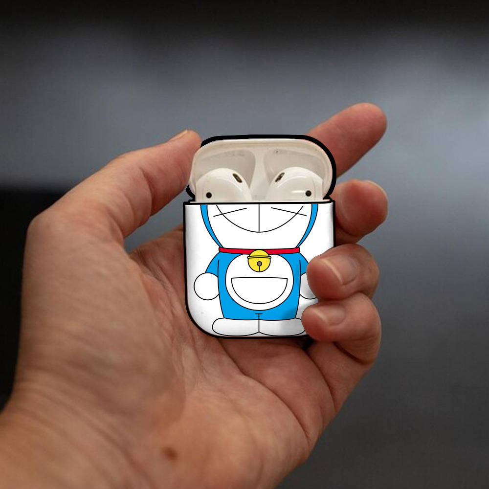 ドラえもん Doraemon AirPods 第2世代保護ケース ハードシェル ブラック 耐衝撃・防指紋・カラビナ付き