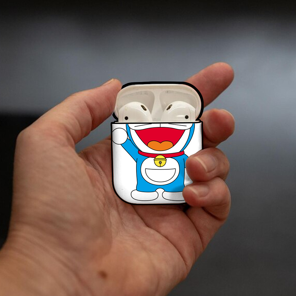 ドラえもん Doraemon AirPods 第2世代保護ケース ハードシェル ブラック 耐衝撃・防指紋・カラビナ付き
