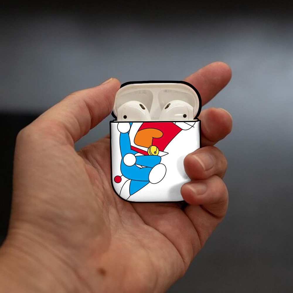 ドラえもん Doraemon AirPods 第2世代保護ケース ハードシェル ブラック 耐衝撃・防指紋・カラビナ付き