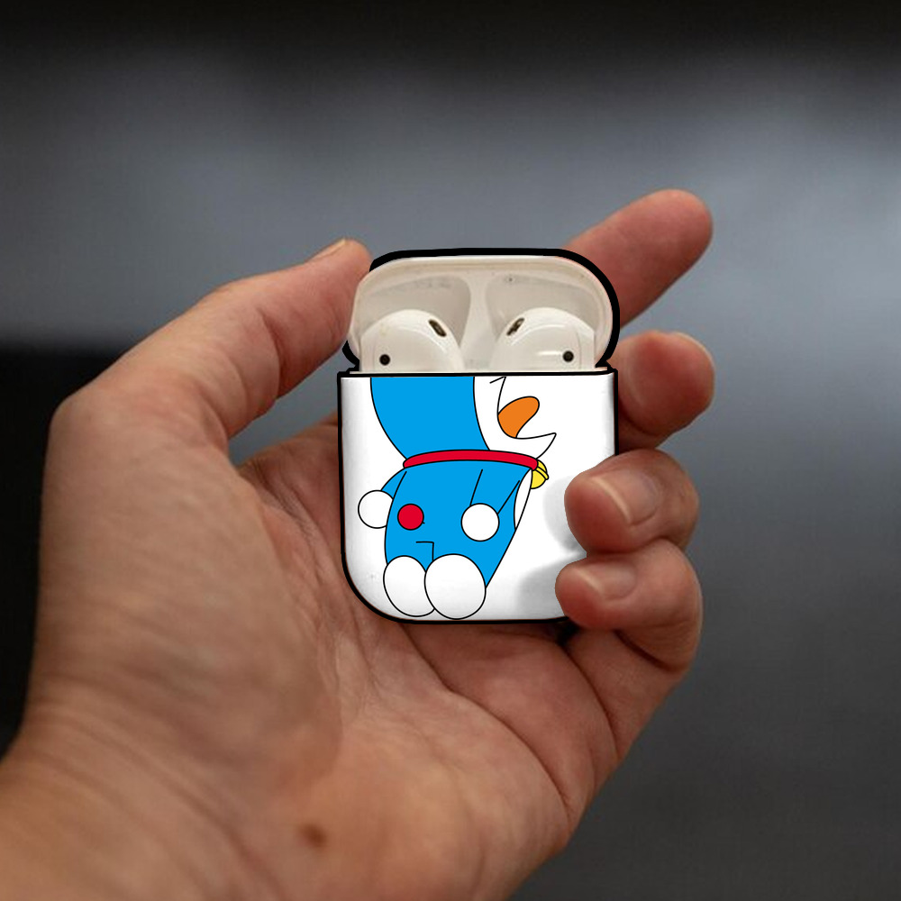 ドラえもん Doraemon AirPods 第2世代保護ケース ハードシェル ブラック 耐衝撃・防指紋・カラビナ付き