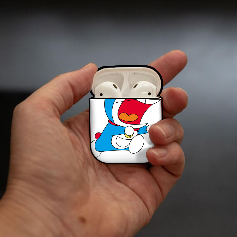 ドラえもん Doraemon AirPods 第2世代保護ケース ハードシェル ブラック 耐衝撃・防指紋・カラビナ付き
