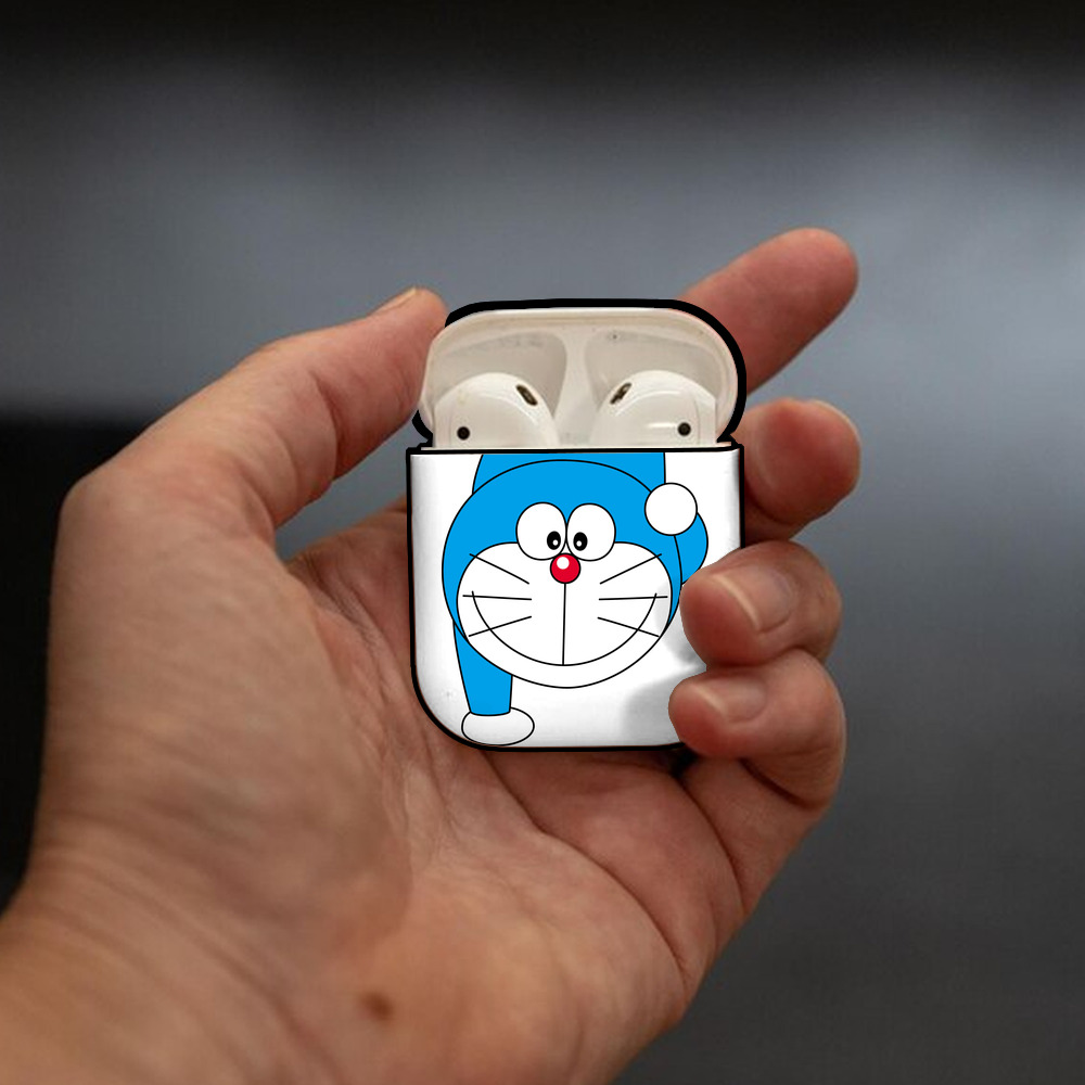 ドラえもん Doraemon AirPods 第2世代保護ケース ハードシェル ブラック 耐衝撃・防指紋・カラビナ付き