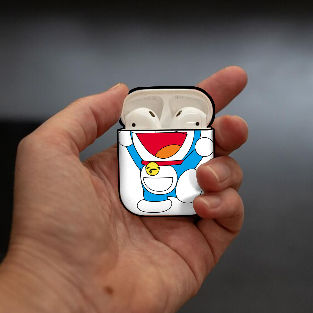 ドラえもん Doraemon AirPods 第2世代保護ケース ハードシェル ブラック 耐衝撃・防指紋・カラビナ付き