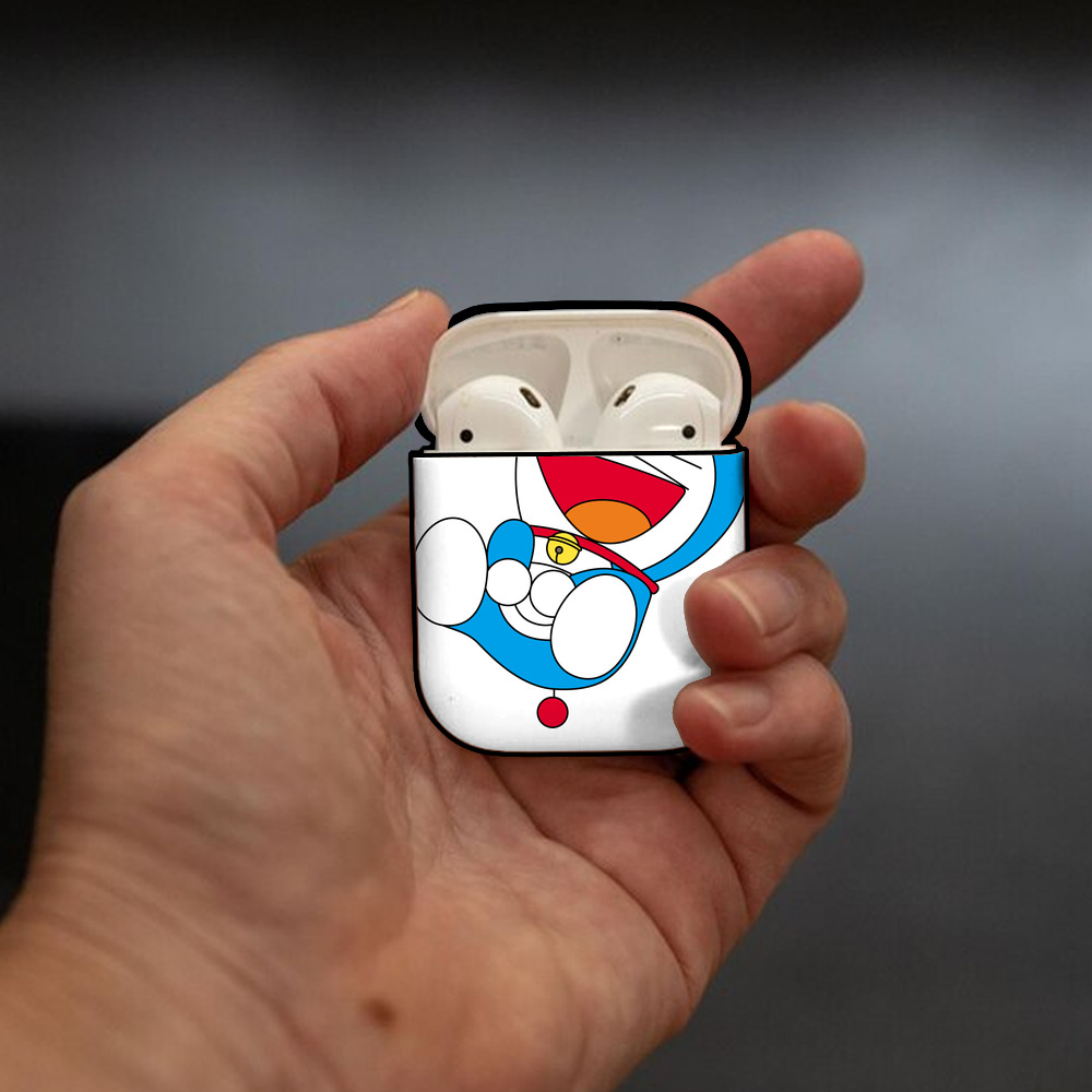 ドラえもん Doraemon AirPods 第2世代保護ケース ハードシェル ブラック 耐衝撃・防指紋・カラビナ付き