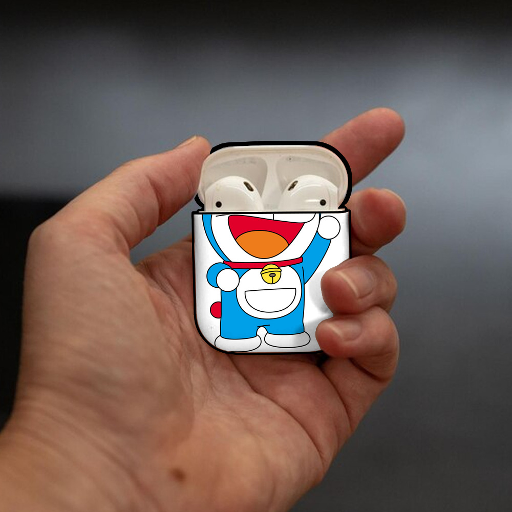 ドラえもん Doraemon AirPods 第2世代保護ケース ハードシェル ブラック 耐衝撃・防指紋・カラビナ付き