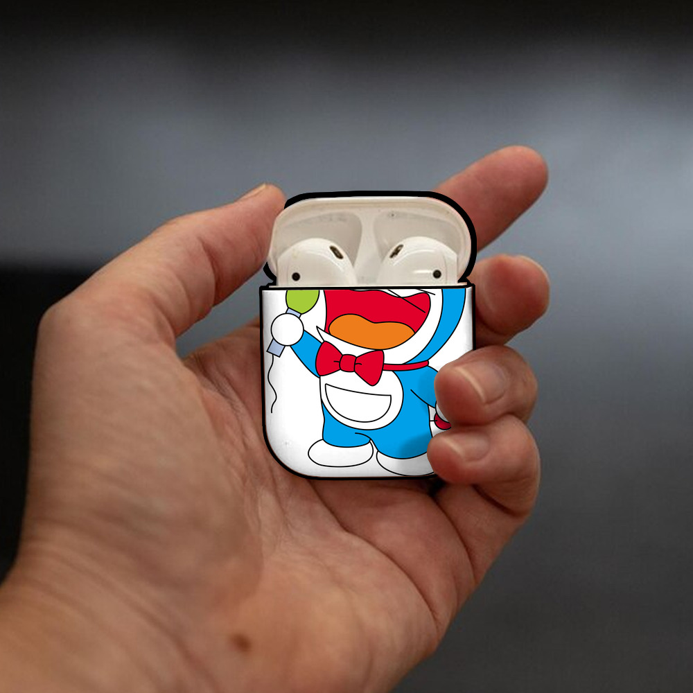 ドラえもん Doraemon AirPods 第2世代保護ケース ハードシェル ブラック 耐衝撃・防指紋・カラビナ付き