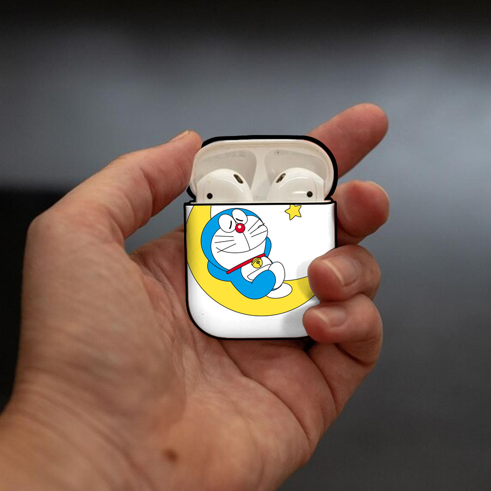 ドラえもん Doraemon AirPods 第2世代保護ケース ハードシェル ブラック 耐衝撃・防指紋・カラビナ付き