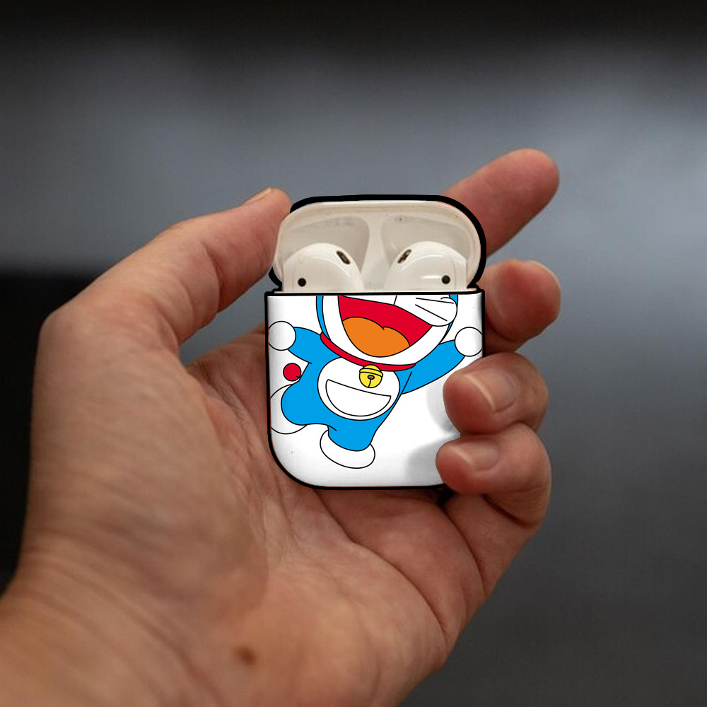 ドラえもん Doraemon AirPods 第2世代保護ケース ハードシェル ブラック 耐衝撃・防指紋・カラビナ付き