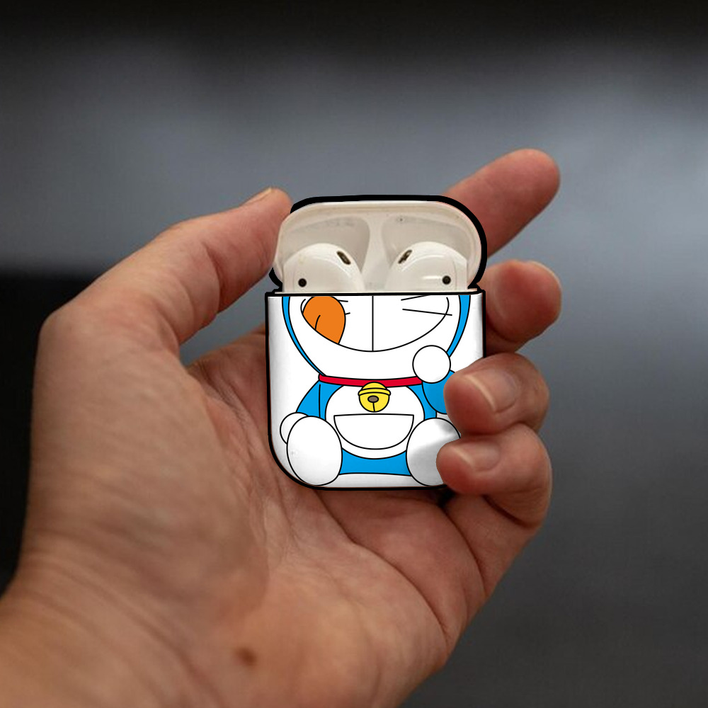 ドラえもん Doraemon AirPods 第2世代保護ケース ハードシェル ブラック 耐衝撃・防指紋・カラビナ付き