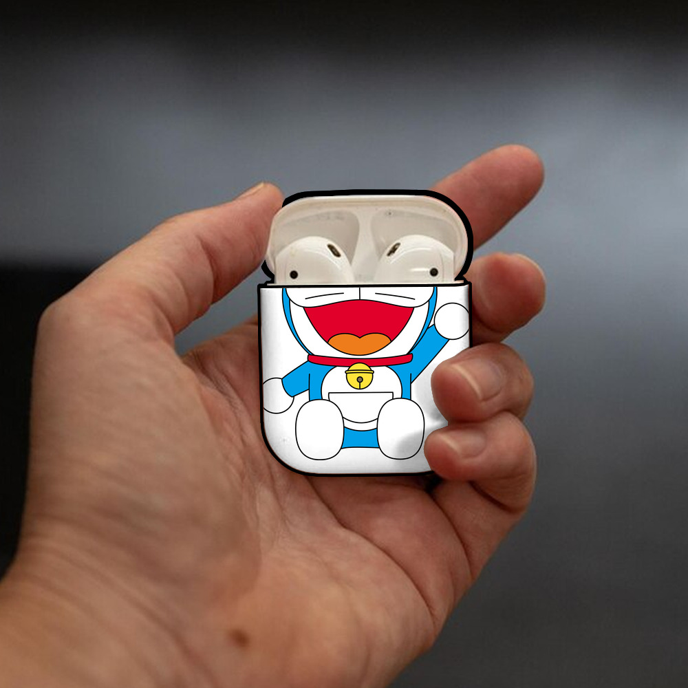 ドラえもん Doraemon AirPods 第2世代保護ケース ハードシェル ブラック 耐衝撃・防指紋・カラビナ付き