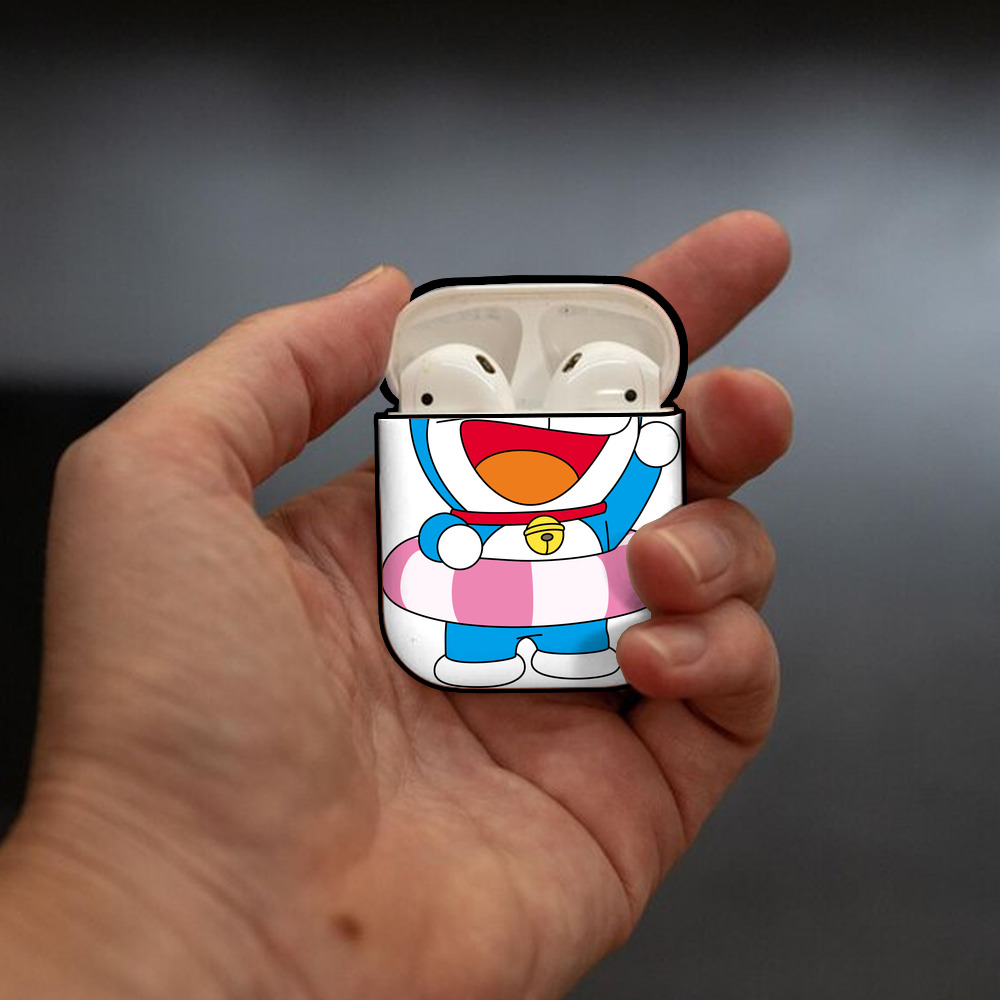 ドラえもん Doraemon AirPods 第2世代保護ケース ハードシェル ブラック 耐衝撃・防指紋・カラビナ付き