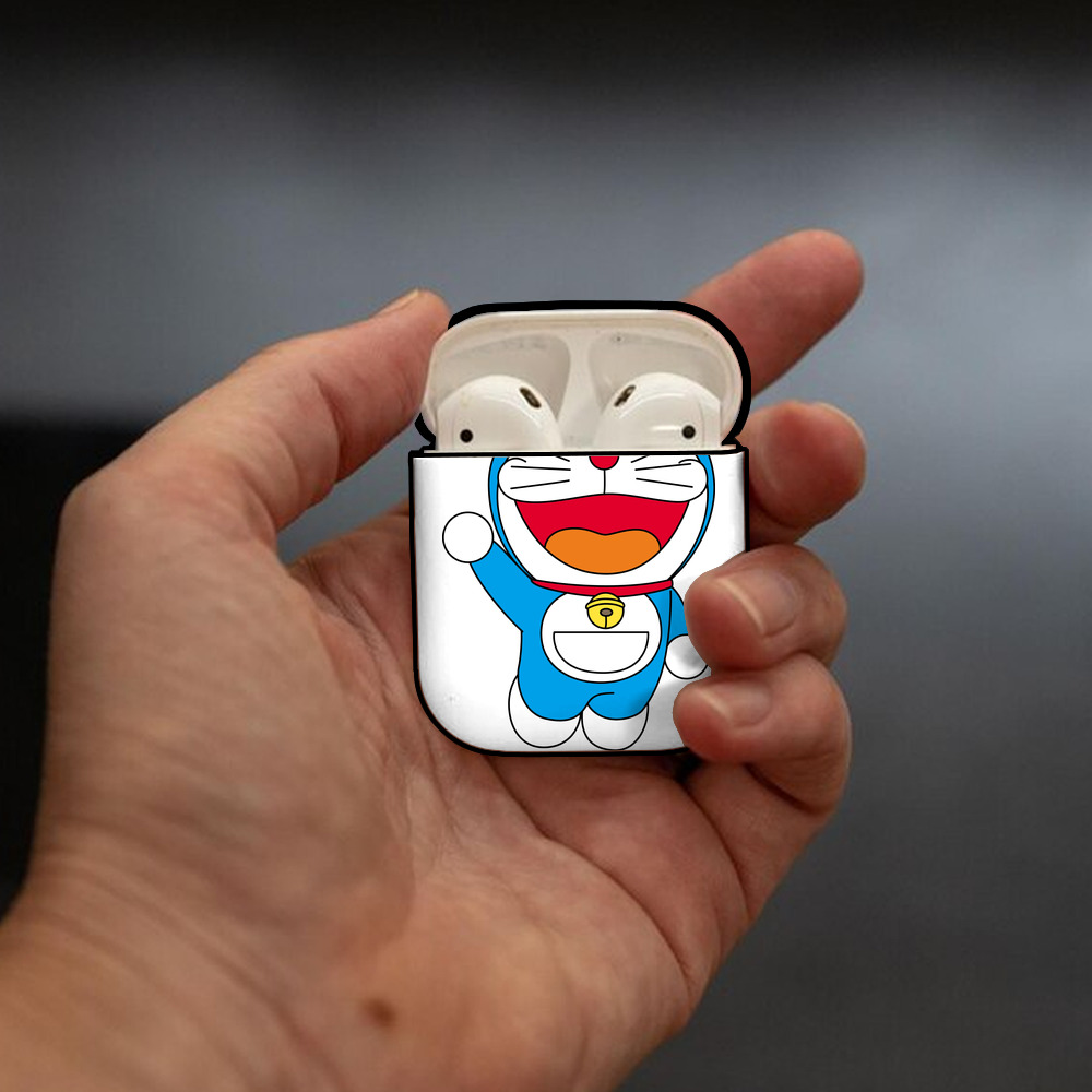 ドラえもん Doraemon AirPods 第2世代保護ケース ハードシェル ブラック 耐衝撃・防指紋・カラビナ付き