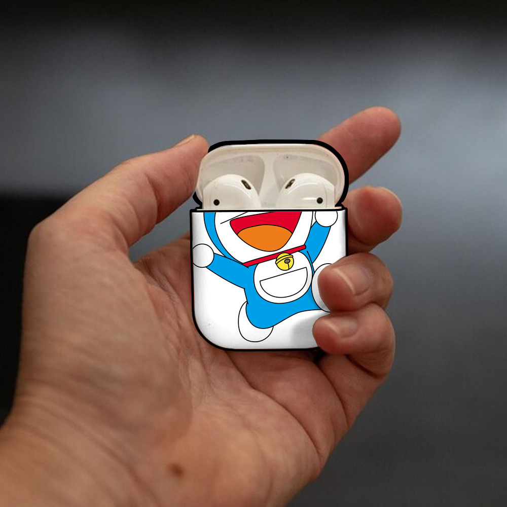 ドラえもん Doraemon AirPods 第2世代保護ケース ハードシェル ブラック 耐衝撃・防指紋・カラビナ付き