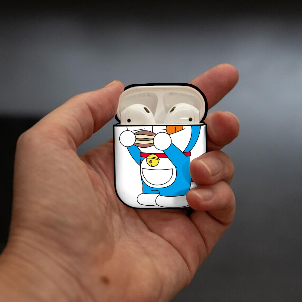 ドラえもん Doraemon AirPods 第2世代保護ケース ハードシェル ブラック 耐衝撃・防指紋・カラビナ付き
