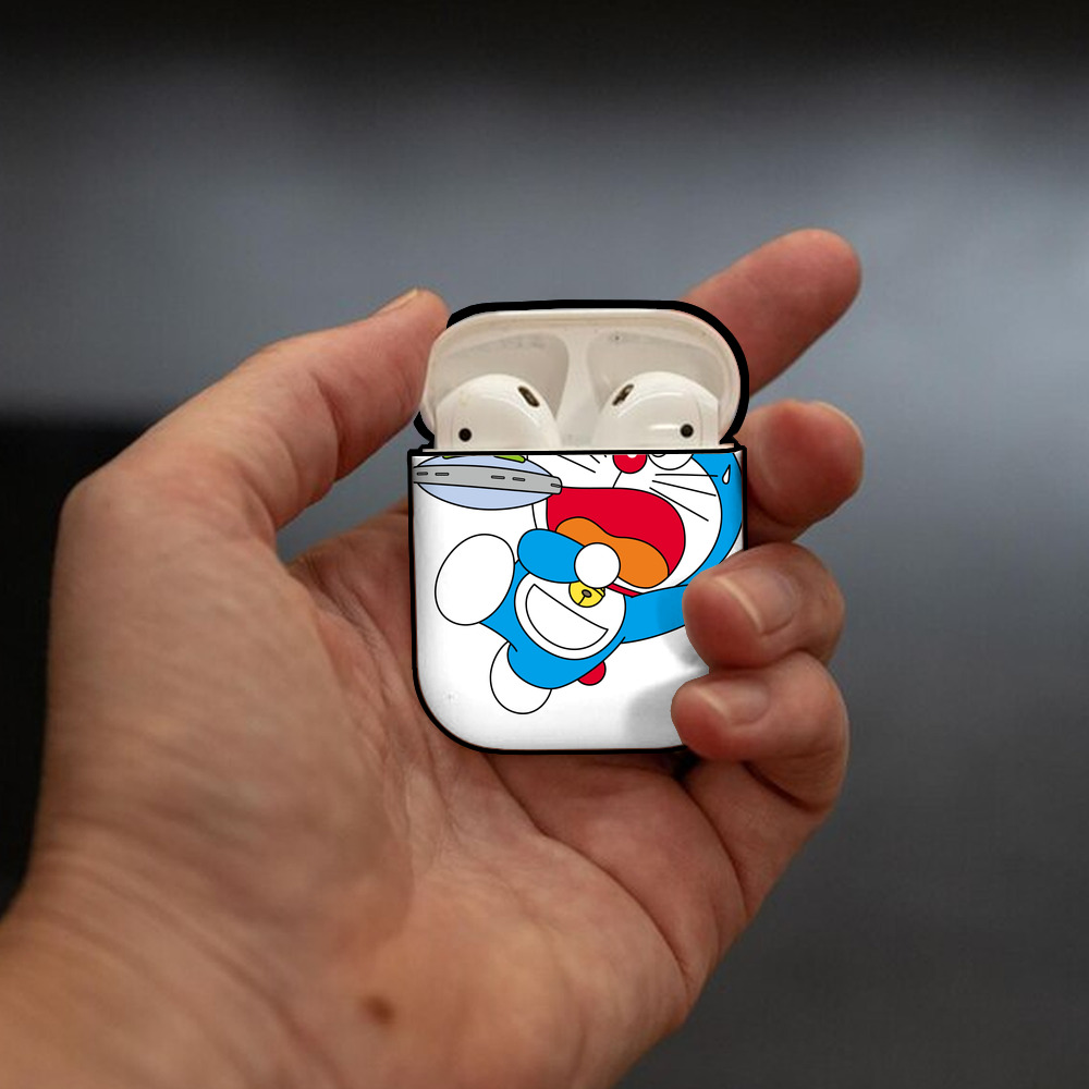 ドラえもん Doraemon AirPods 第2世代保護ケース ハードシェル ブラック 耐衝撃・防指紋・カラビナ付き