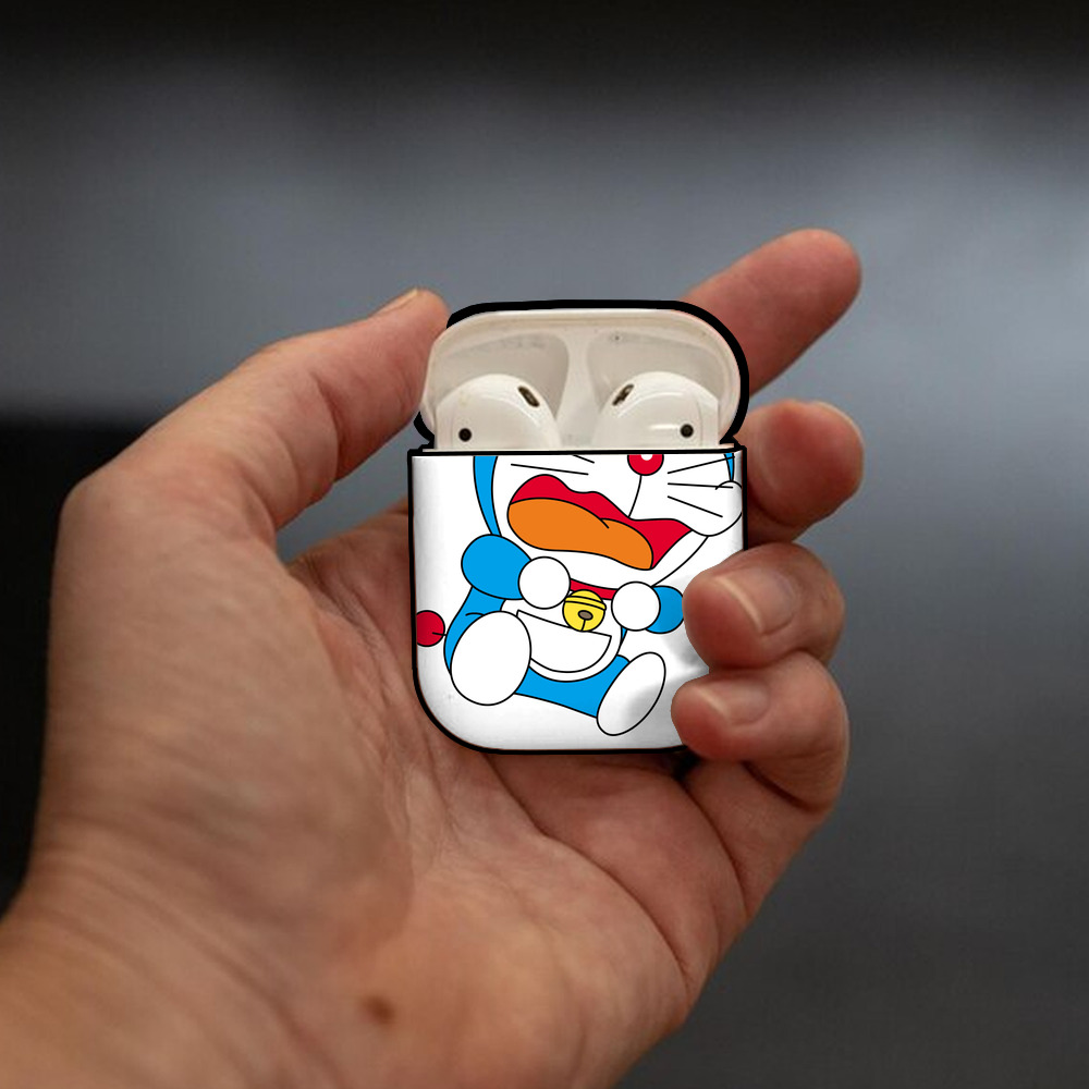 ドラえもん Doraemon AirPods 第2世代保護ケース ハードシェル ブラック 耐衝撃・防指紋・カラビナ付き
