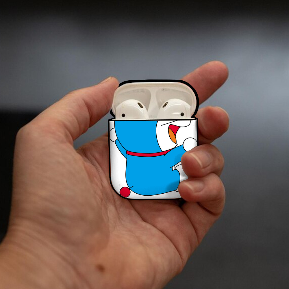 ドラえもん Doraemon AirPods 第2世代保護ケース ハードシェル ブラック 耐衝撃・防指紋・カラビナ付き
