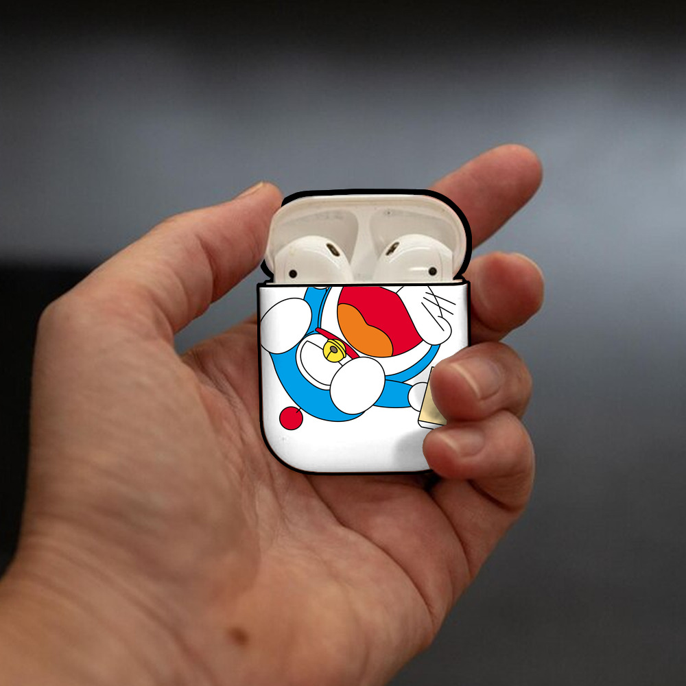 ドラえもん Doraemon AirPods 第2世代保護ケース ハードシェル ブラック 耐衝撃・防指紋・カラビナ付き
