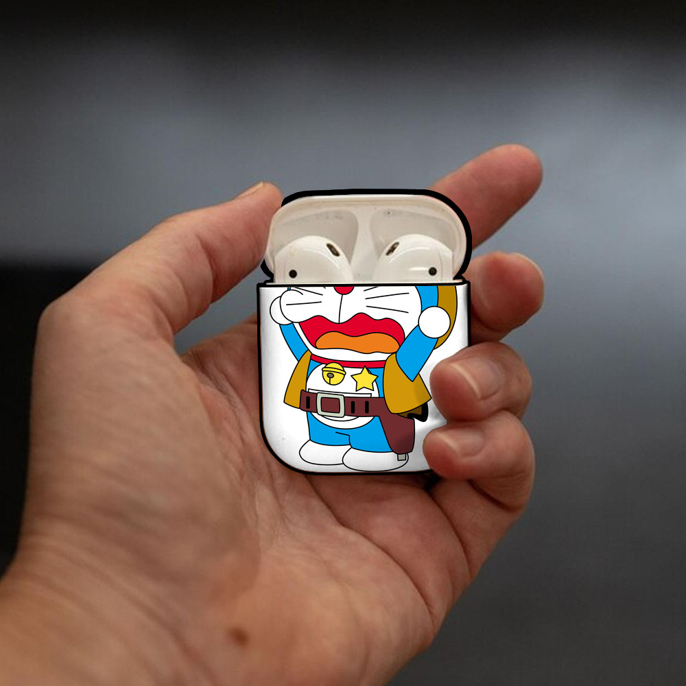 ドラえもん Doraemon AirPods 第2世代保護ケース ハードシェル ブラック 耐衝撃・防指紋・カラビナ付き