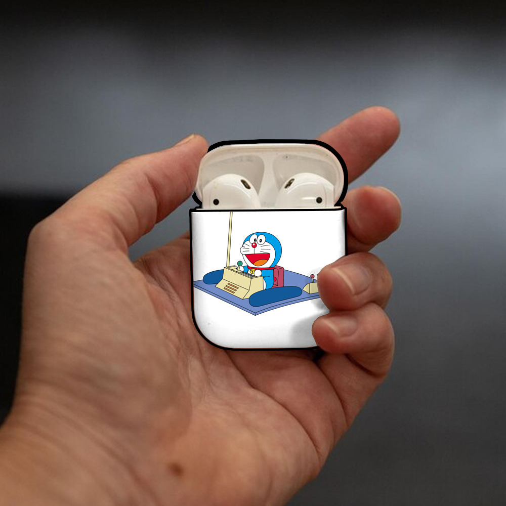 ドラえもん Doraemon AirPods 第2世代保護ケース ハードシェル ブラック 耐衝撃・防指紋・カラビナ付き