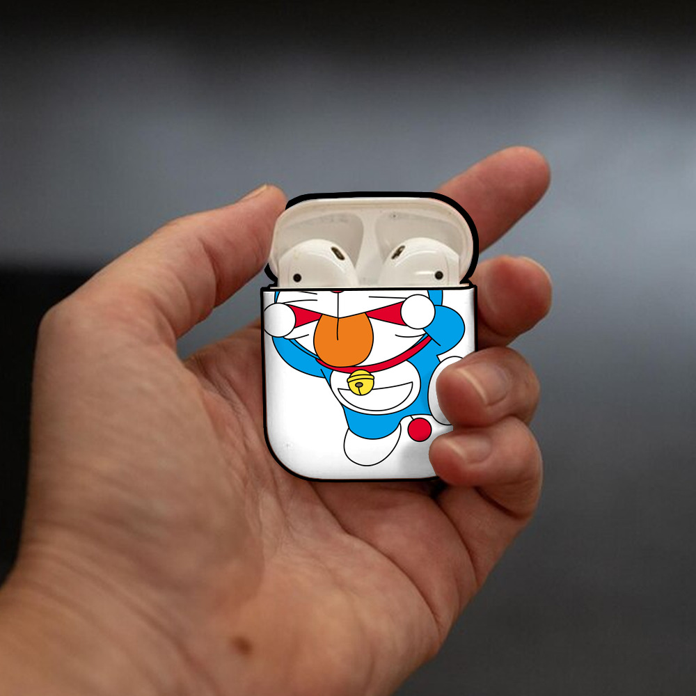 ドラえもん Doraemon AirPods 第2世代保護ケース ハードシェル ブラック 耐衝撃・防指紋・カラビナ付き