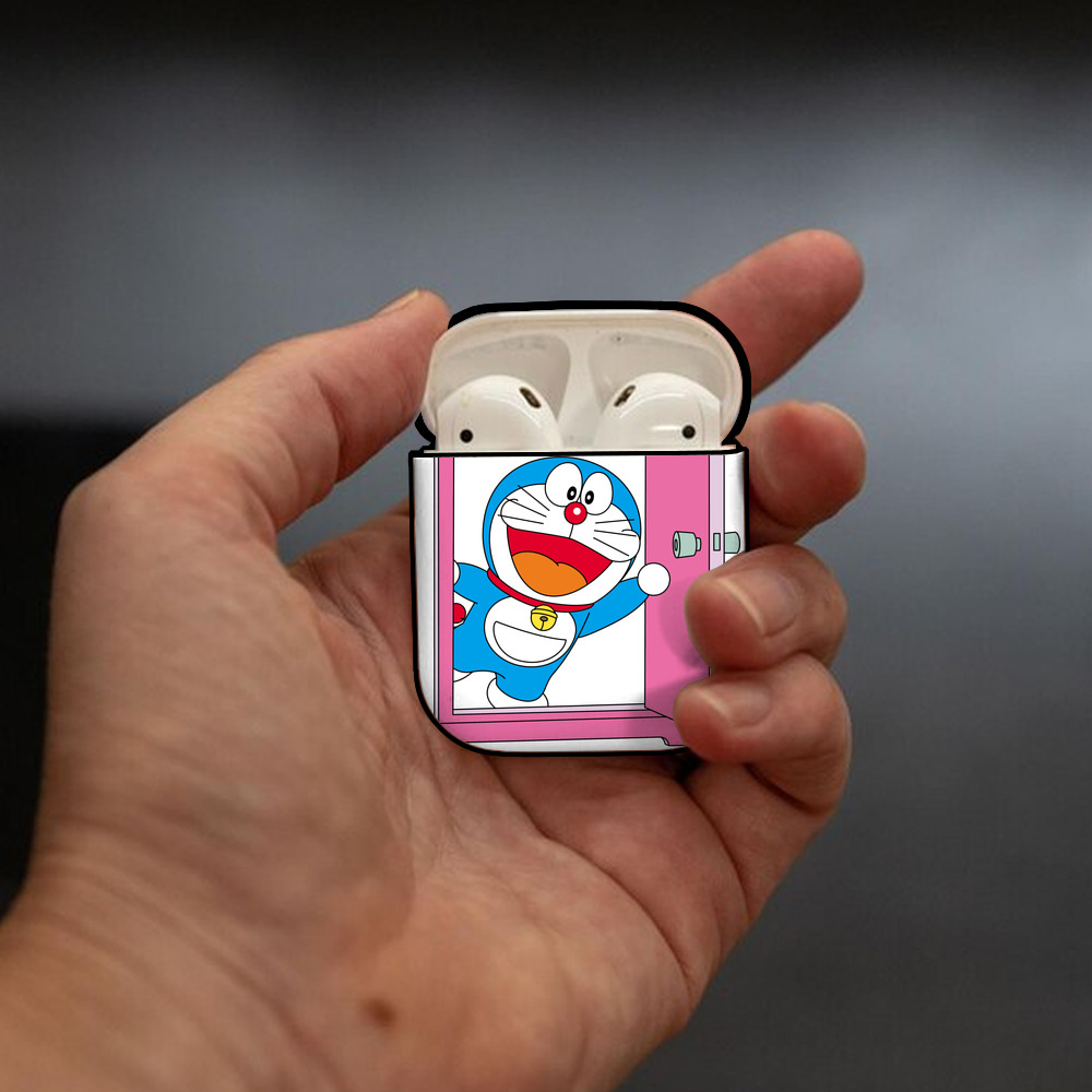 ドラえもん Doraemon AirPods 第2世代保護ケース ハードシェル ブラック 耐衝撃・防指紋・カラビナ付き