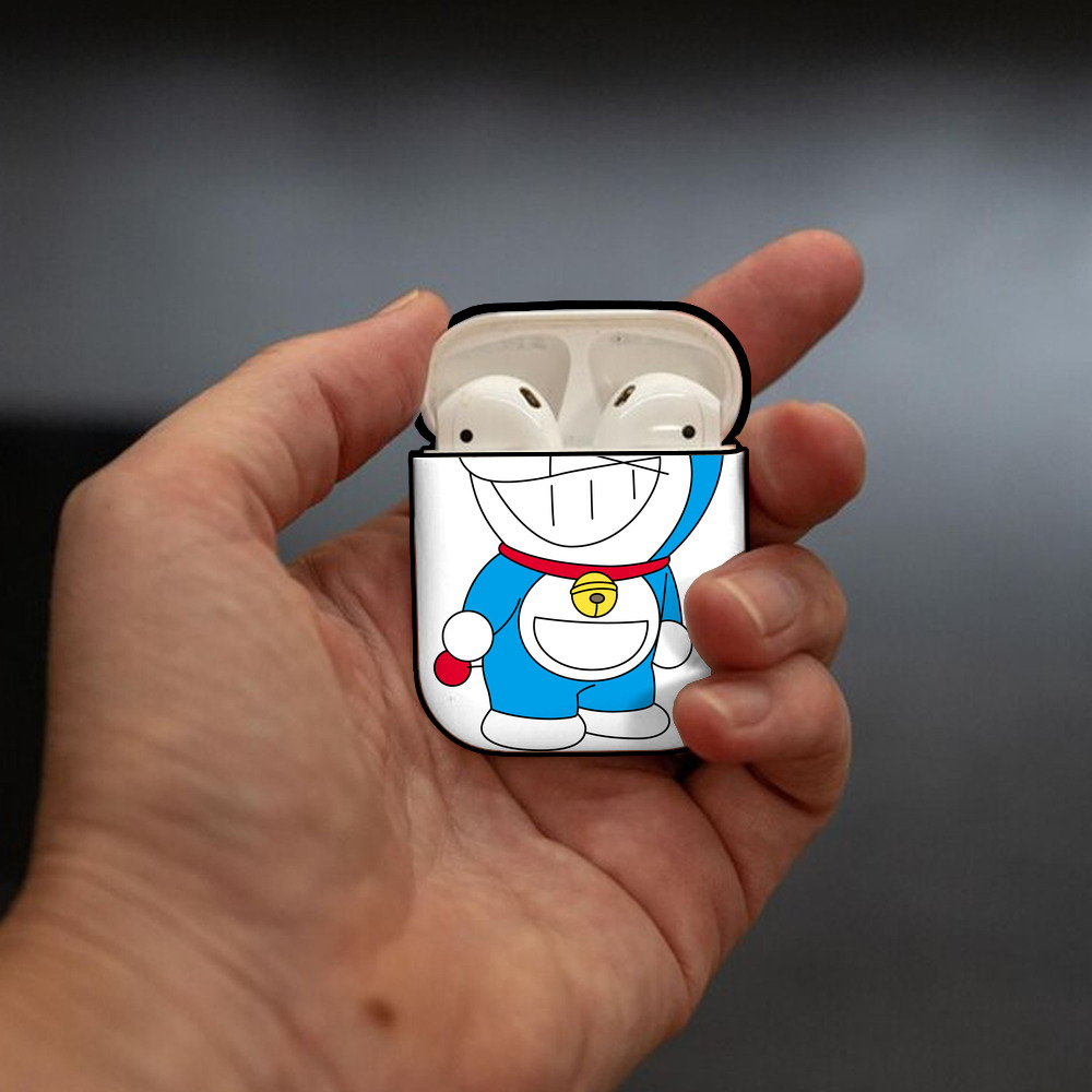 ドラえもん Doraemon AirPods 第2世代保護ケース ハードシェル ブラック 耐衝撃・防指紋・カラビナ付き
