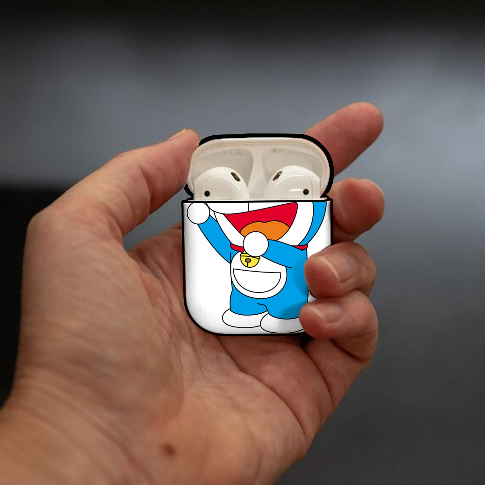 ドラえもん Doraemon AirPods 第2世代保護ケース ハードシェル ブラック 耐衝撃・防指紋・カラビナ付き