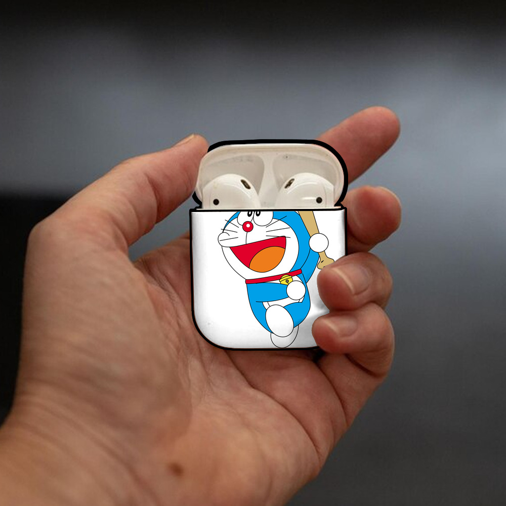 ドラえもん Doraemon AirPods 第2世代保護ケース ハードシェル ブラック 耐衝撃・防指紋・カラビナ付き