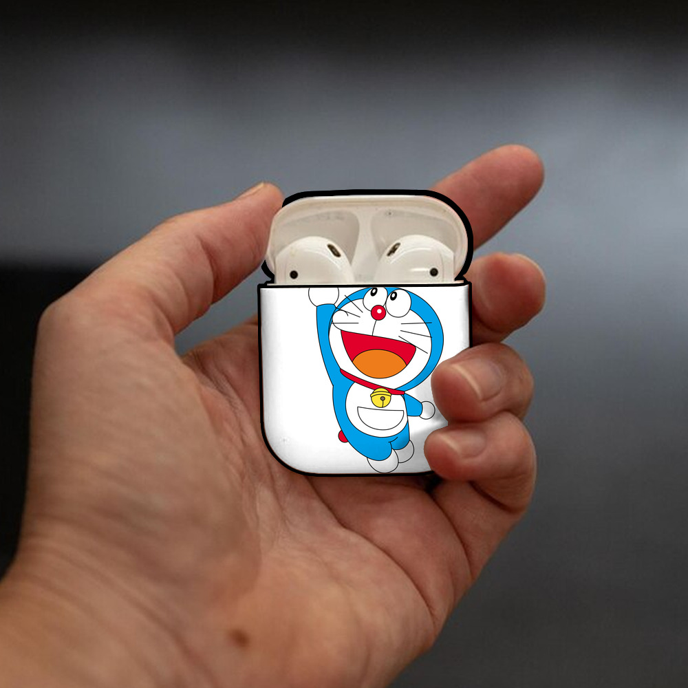 ドラえもん Doraemon AirPods 第2世代保護ケース ハードシェル ブラック 耐衝撃・防指紋・カラビナ付き