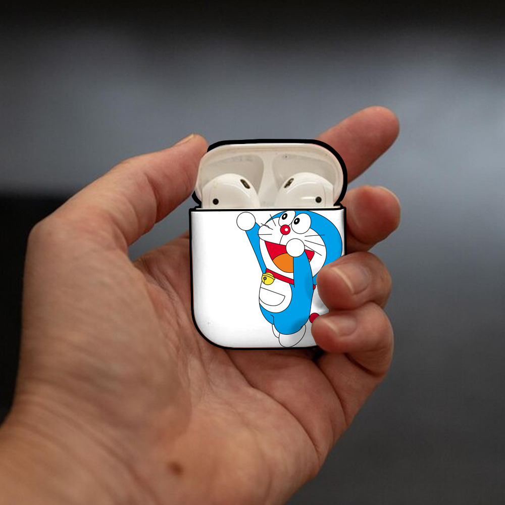 ドラえもん Doraemon AirPods 第2世代保護ケース ハードシェル ブラック 耐衝撃・防指紋・カラビナ付き