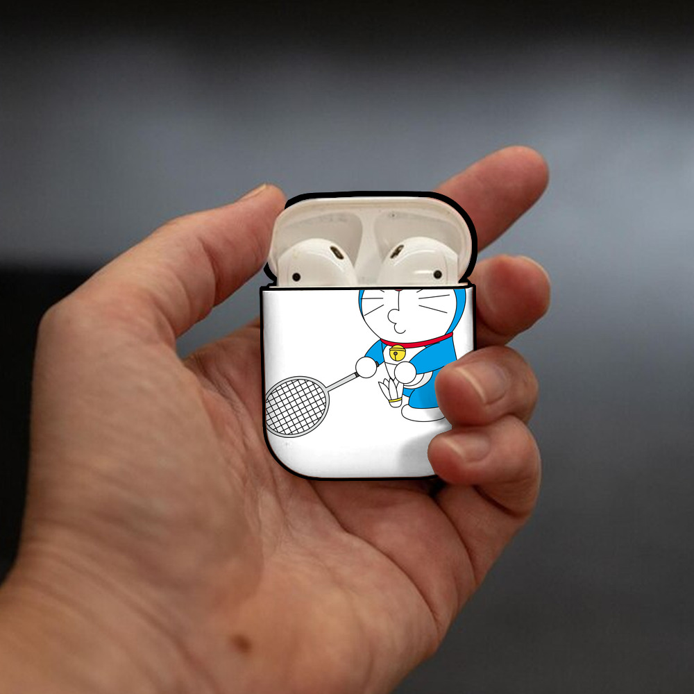 ドラえもん Doraemon AirPods 第2世代保護ケース ハードシェル ブラック 耐衝撃・防指紋・カラビナ付き
